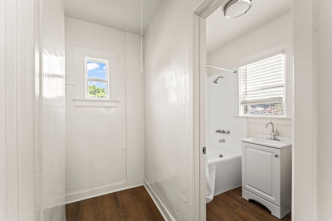 Foto del edificio - 314/316 W 50th St.