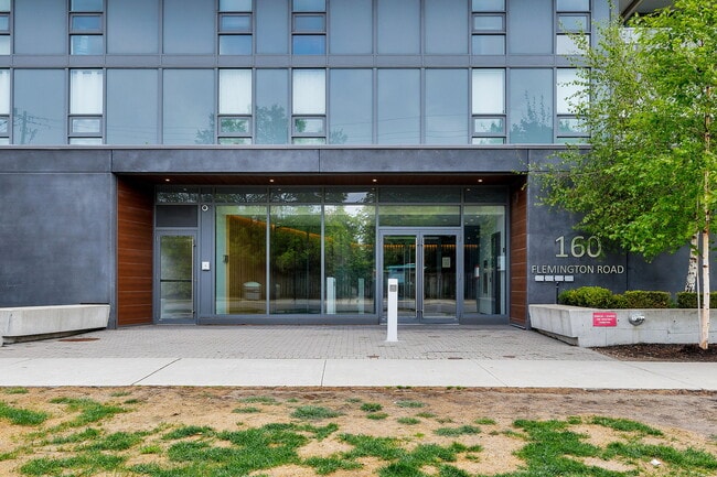 Building Photo - 160 Flemington Rd
