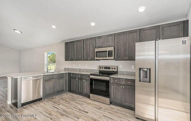 Foto del edificio - 591 Fitchburg St SW