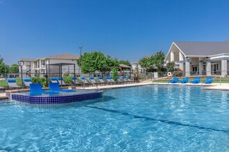 Building Photo - Fifteen12