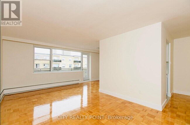 Building Photo - 2-402 Grandstand Pl