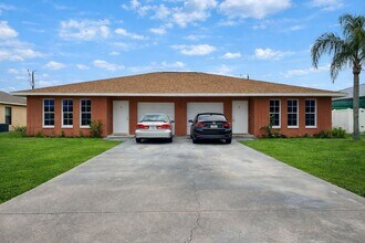 Building Photo - 633 SE 12th Ct