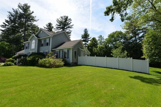 Foto del edificio - 14 Naumkeag Ct