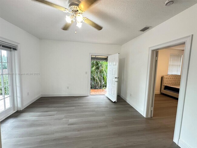 Foto del edificio - 312 SW 32nd Ave