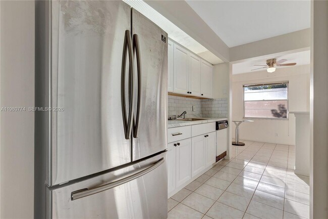 Foto del edificio - 13001 SW 11th Ct