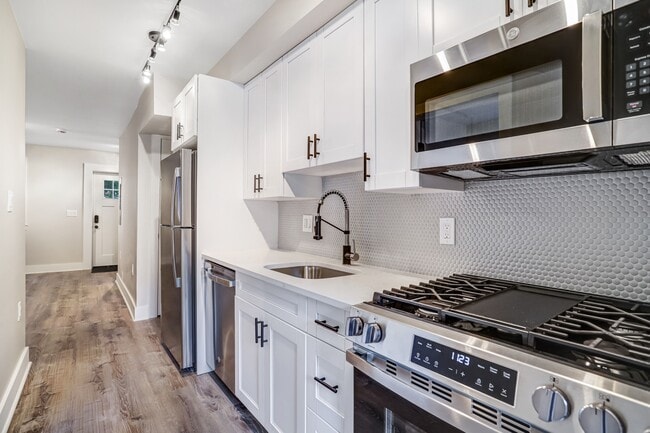 Photo - 1526 2nd St SW House