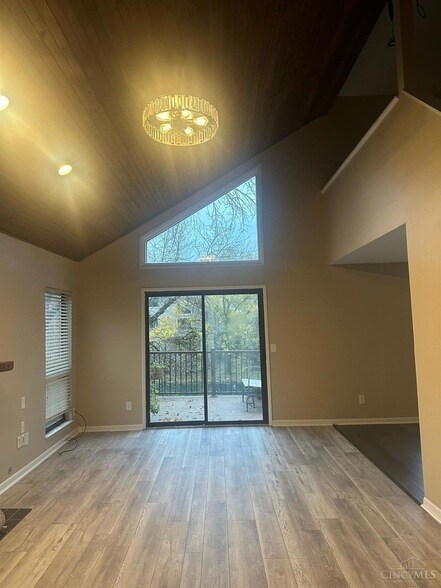 Building Photo - 9462 Hunters Creek Dr