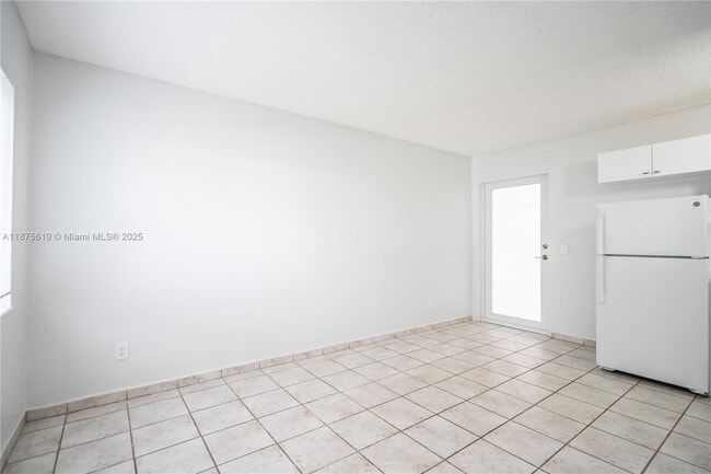 Building Photo - 6650 Miller Dr
