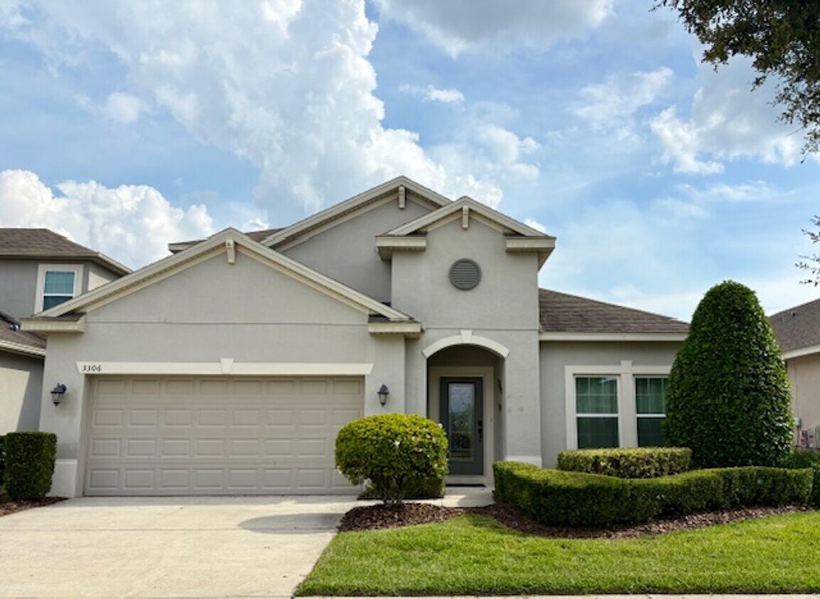 Foto principal - Gorgeous 3-bedroom Model Home in 55+ Commu...