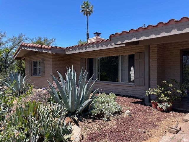 Building Photo - 17711 S Mesa Dr