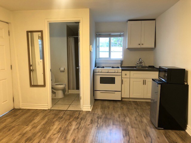 Foto principal - 2632 S West View St