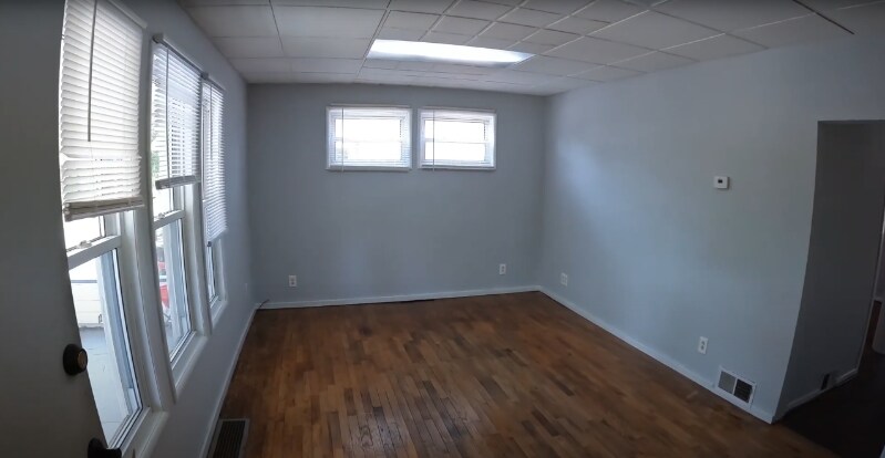 Foto del edificio - 1777 Marks Ave