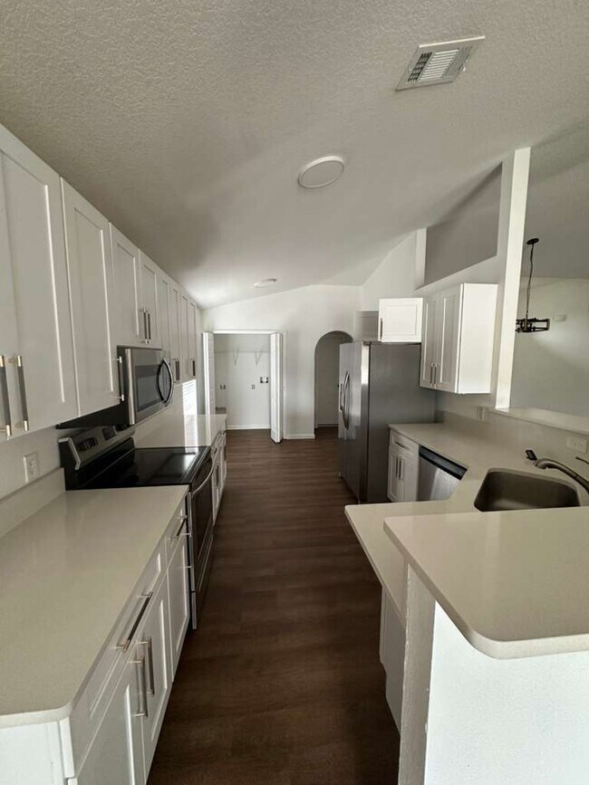 Foto del edificio - 703 Flagstone St