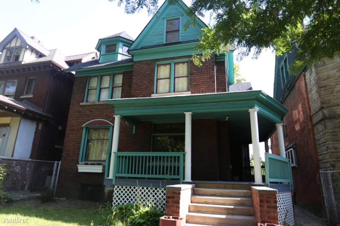 Primary Photo - 372 W Grand Blvd