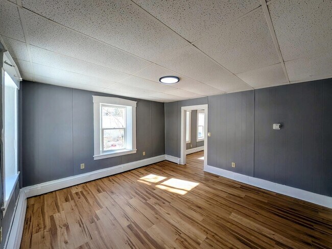 Foto del edificio - 13-15 Walnut Street Unit 1