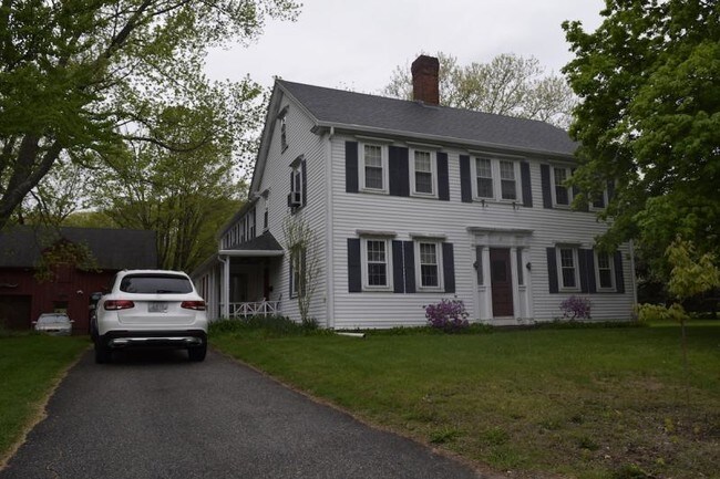 Building Photo - Beautiful 2nd floor Colonial farmhouse