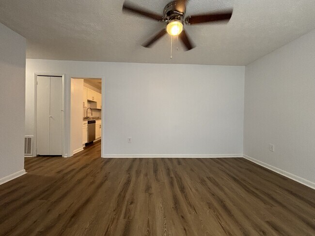 Foto del edificio - 345 Washington Dr