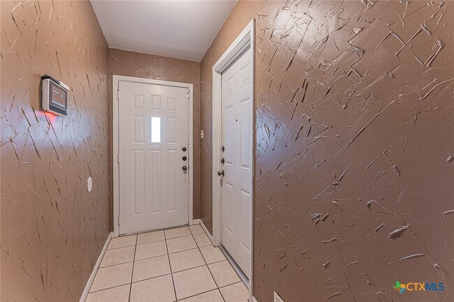 Building Photo - 3006 Belmont Dr