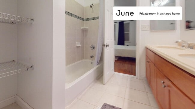 Building Photo - Room in Shared 3 bed/3.5 bath home