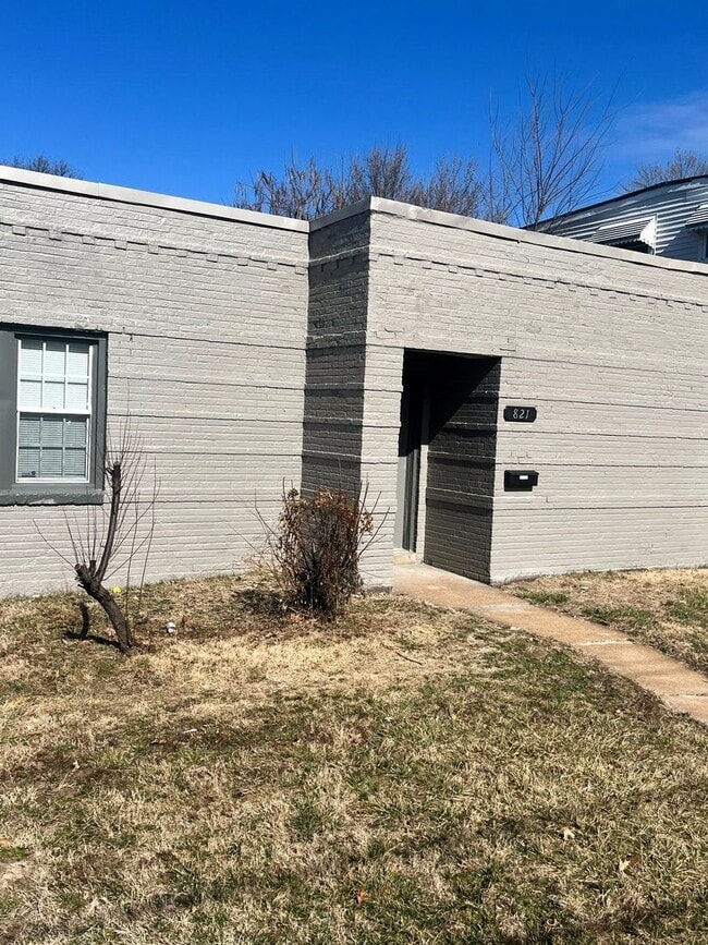 Building Photo - 3 Bedroom Home for Rent in Ferguson!