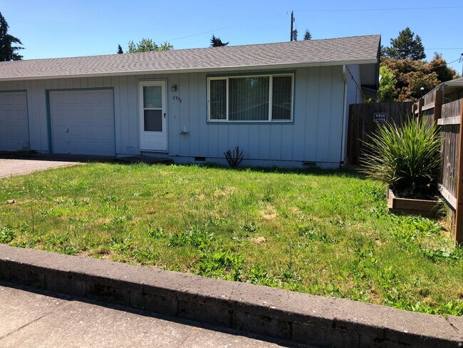Foto del edificio - Updated 2 bed 1 bath dulpex in Eugene!