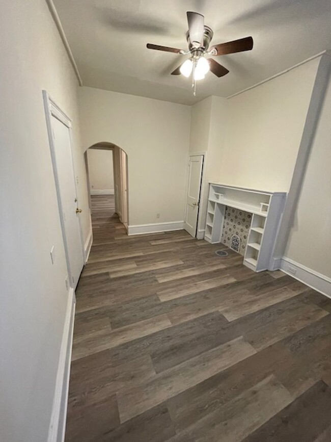 Building Photo - Cozy 1-Bedroom Apartment with Front Porch ...