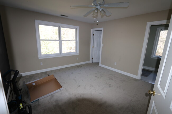 Building Photo - 14 Joyce Ln