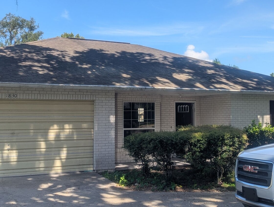 Primary Photo - 3 bedroom, 2 bath