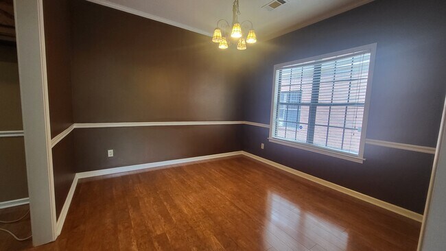 Foto del edificio - 8023 Jills Creek Dr