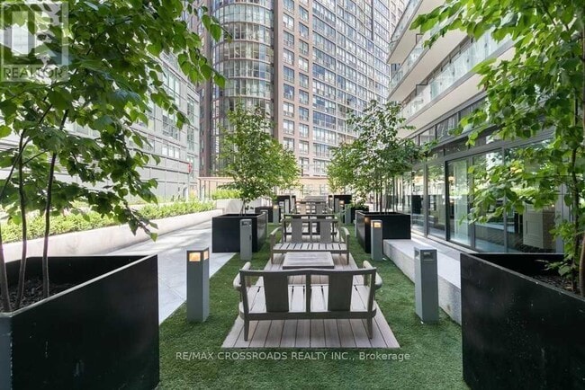 Photo du bâtiment - 955 Bay St.