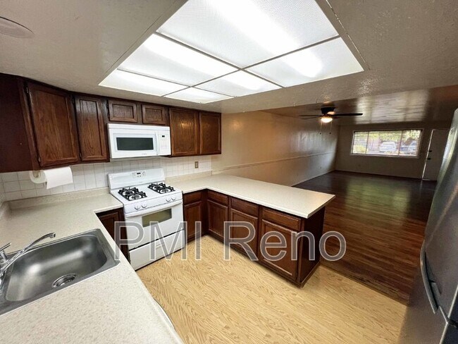 Building Photo - 2643 Powder Dr