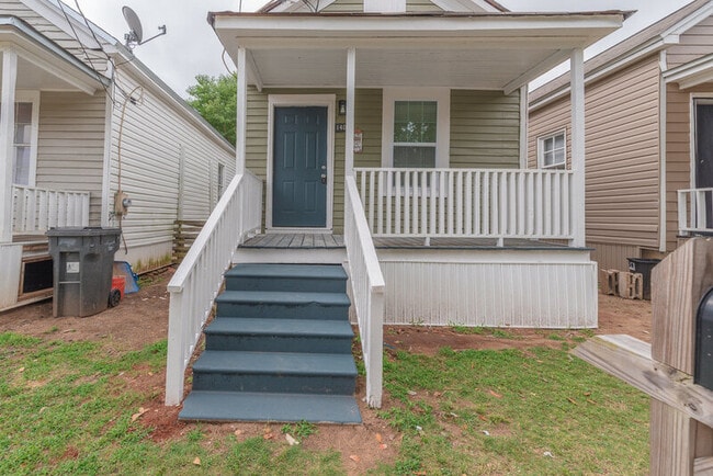 Building Photo - 1408 Maple St
