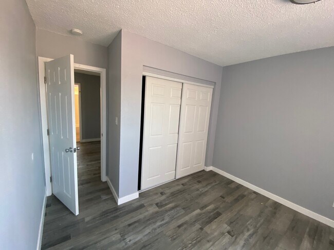 Foto del edificio - 3164 Sequoia Dr