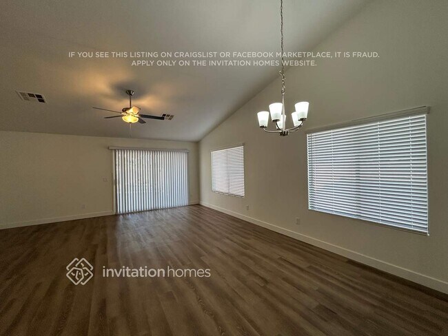 Building Photo - 15572 W Meade Ln