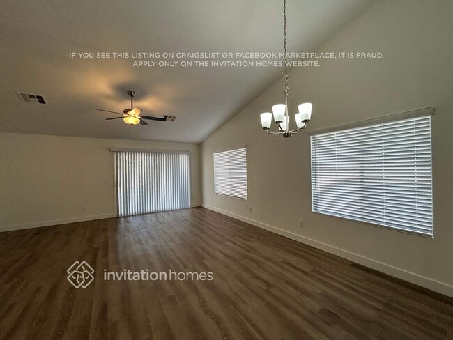 Foto del edificio - 15572 W Meade Ln