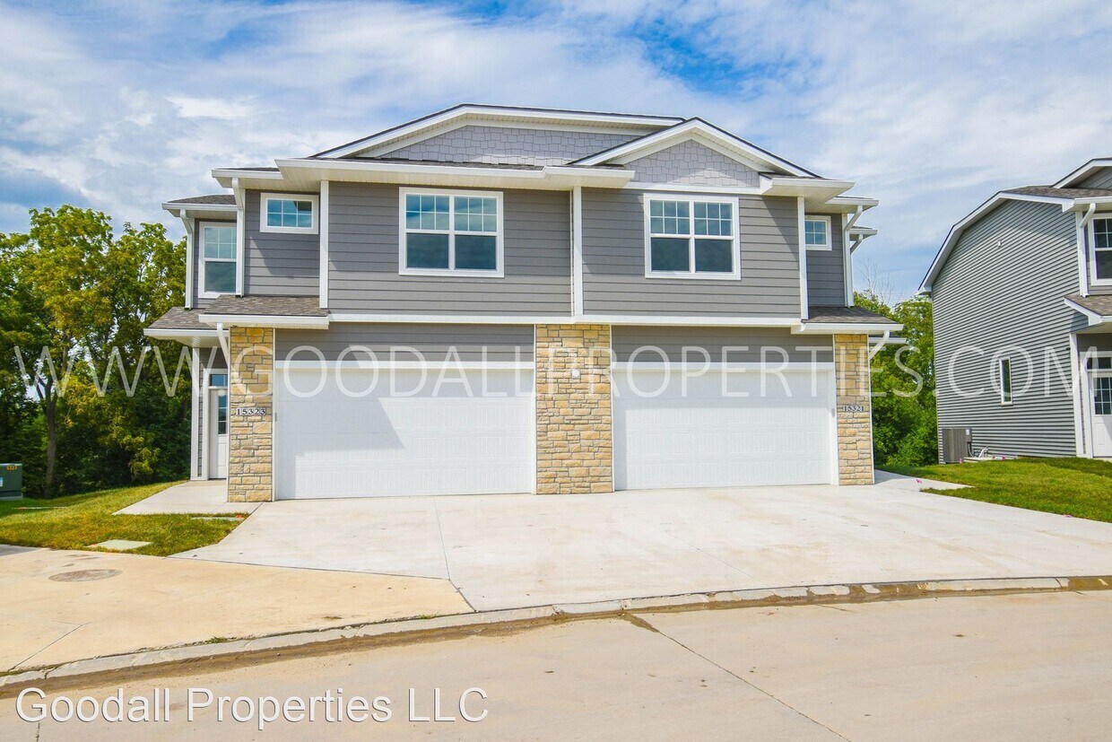 Primary Photo - 4 br, 3.5 bath House - 15323 Goldenrod Dr