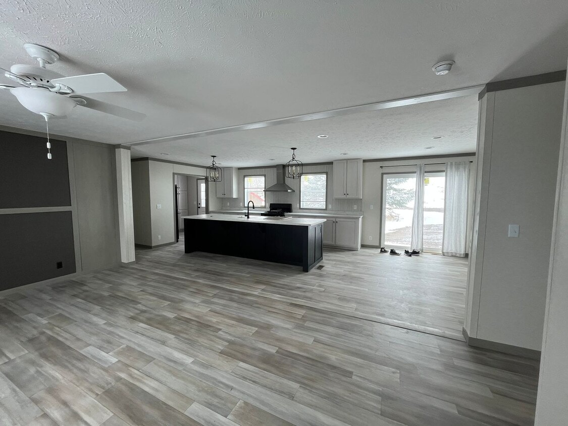 Primary Photo - Brand new manufactured 3 bedroom home on l...