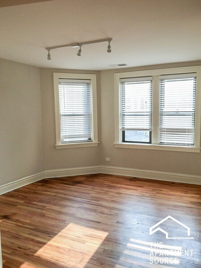 Foto del edificio - 2231 W Wilson Ave