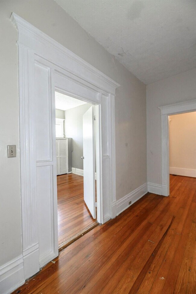 Foto del edificio - 348 Woodland Ave