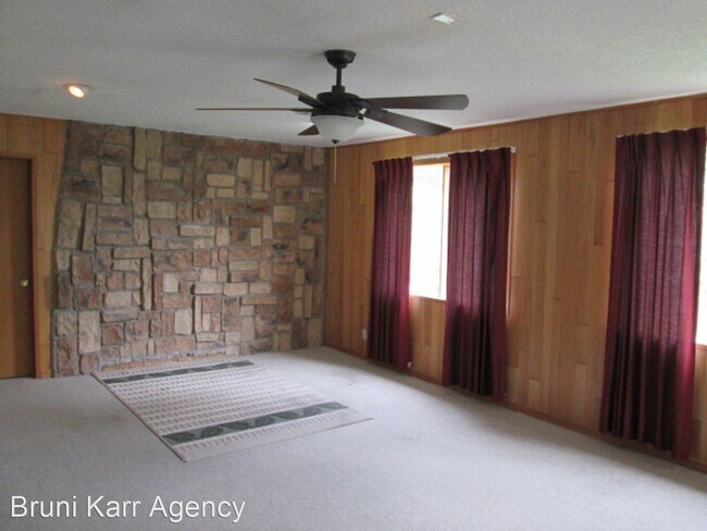 Building Photo - 3 br, 2 bath House - 3500 Georgia St. NE
