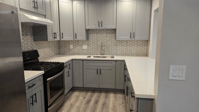 Building Photo - 2678 Caminito Secoya