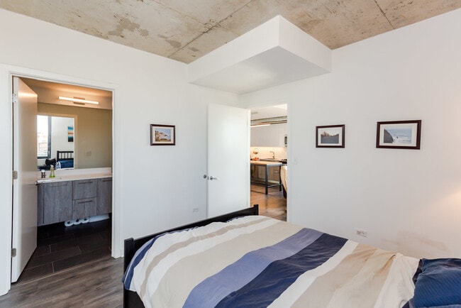 Foto del edificio - 1714 W Roscoe St