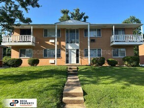 Building Photo - 9910 Broadmoor Dr