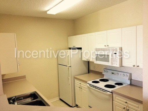 Foto del edificio - 18001 Richmond Place Dr