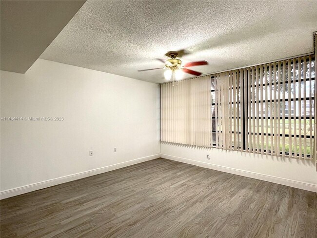 Building Photo - 1705 Whitehall Dr