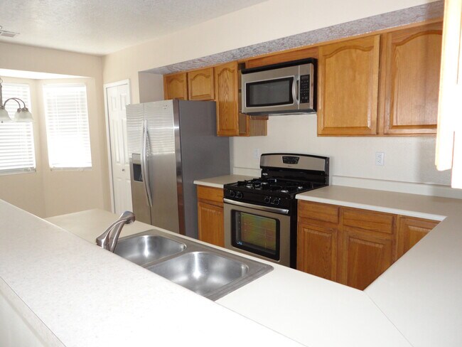 Foto del edificio - 6801 Augusta Hills Dr NE