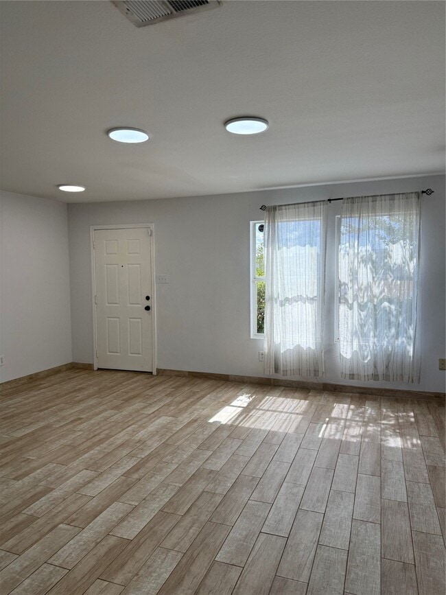 Foto del edificio - 20110 Mountain Dale Dr