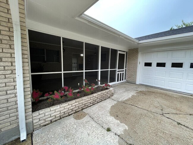 Building Photo - Home for RENT in North Baton Rouge
