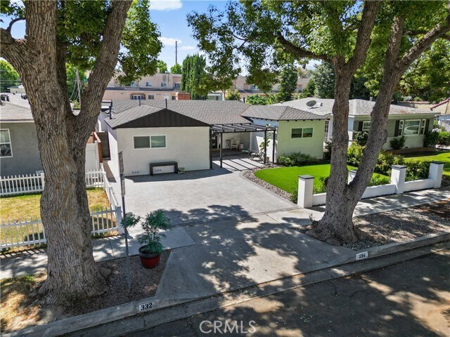 Primary Photo - 334 W Valencia Ave