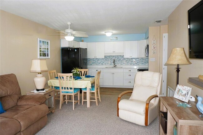 Building Photo - 4361 Tahitian Gardens Cir